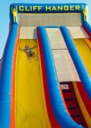 040 348927734 Cliff Hanger Slide